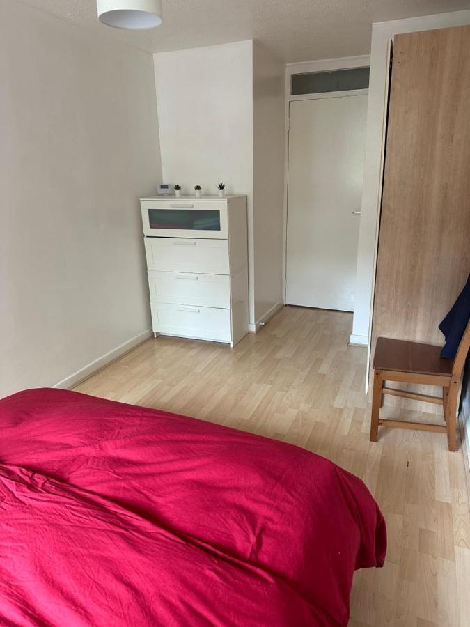 Apartment 86 Mcdermott
