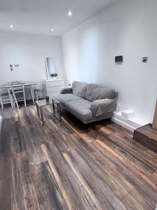 Appartement Flat 3, 417 Fulham, 2 Bedroom, 1 Bathroom Flat *