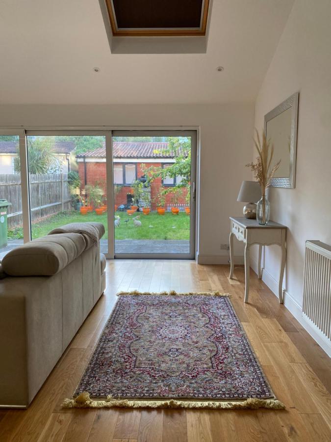Apartment The Queen's London