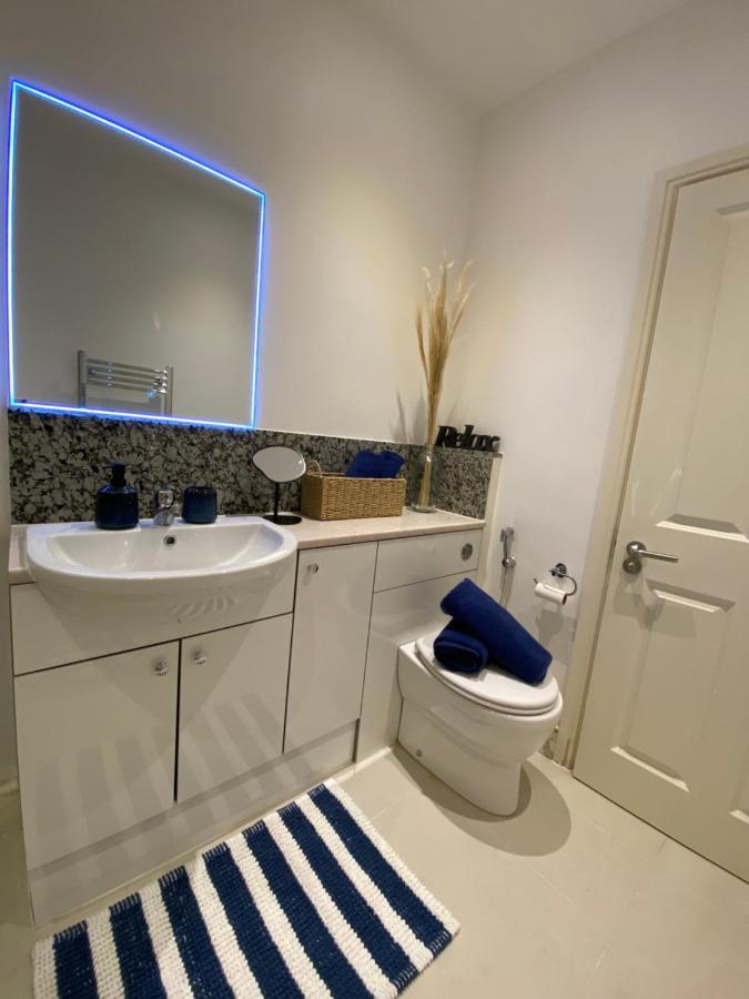 Apartment The Queen's London