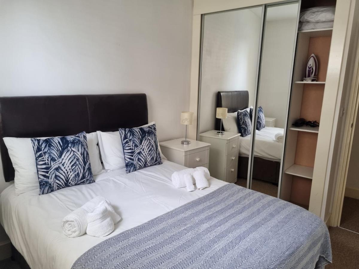 Stunning 2 Bed/2 Bath Flat In Waterloo,