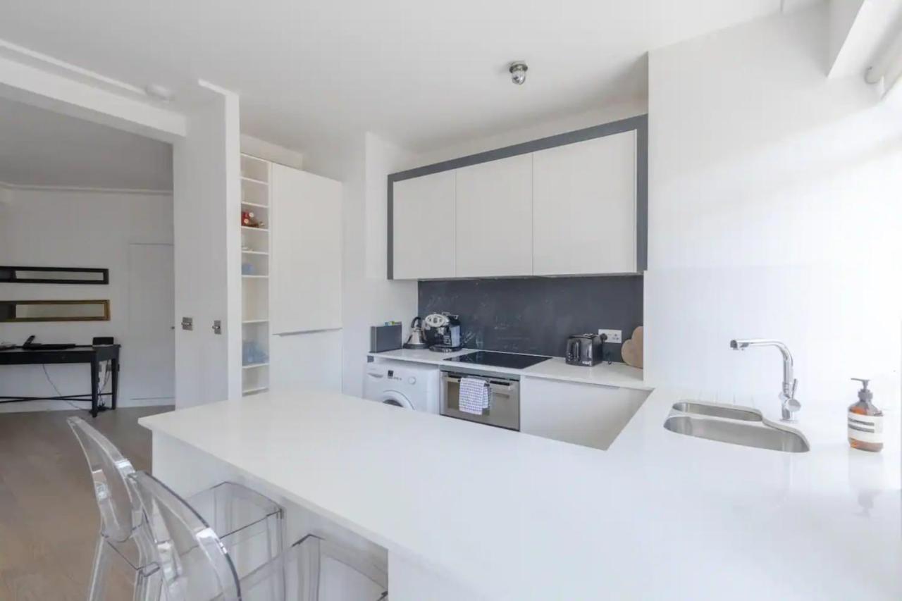 Sleek & Stylish 1bd Flat W Balcony - Kings Road Apartamento