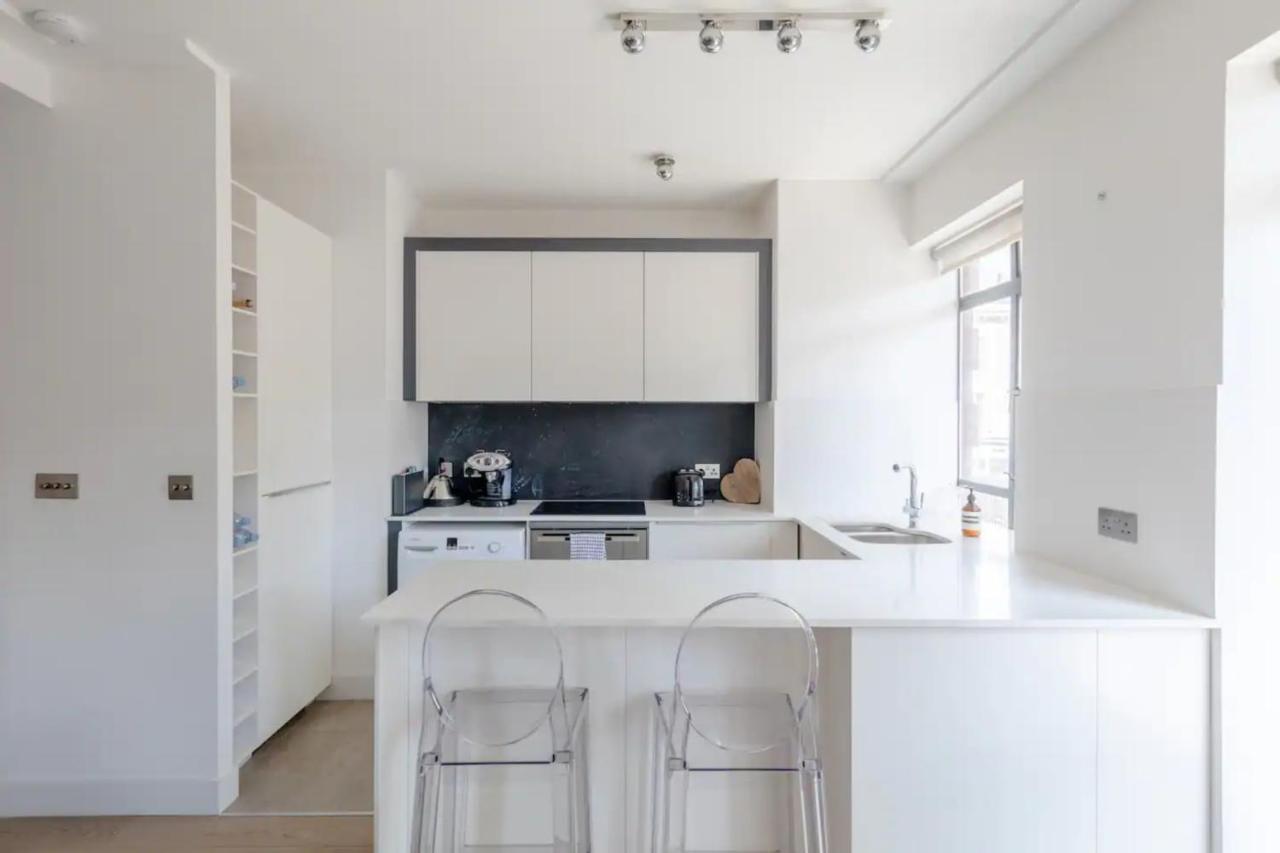 Sleek & Stylish 1bd Flat W Balcony - Kings Road Londres