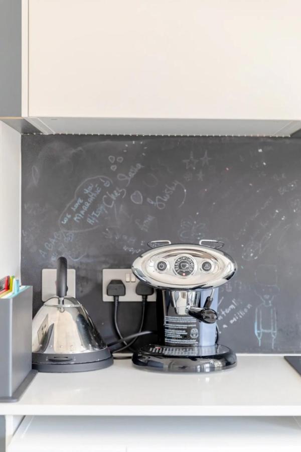 Sleek & Stylish 1bd Flat W Balcony - Kings Road * Londres