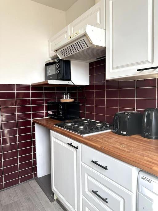 Stunning 2-bed Near London. Appartement *