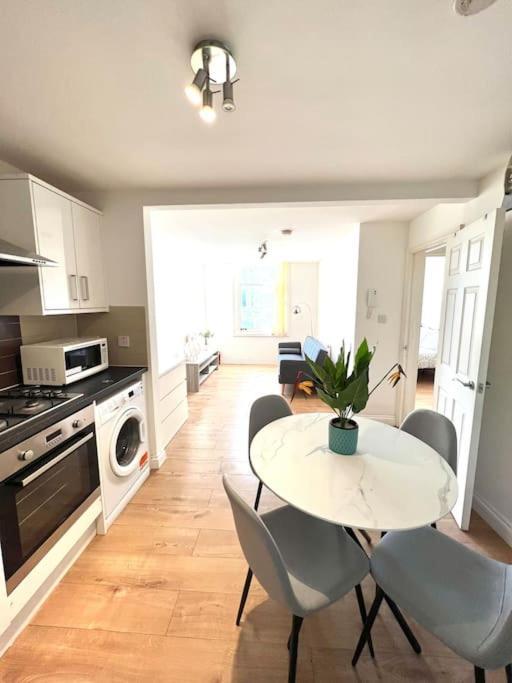 1 Bed Flat A Step To Emirates Stadium *