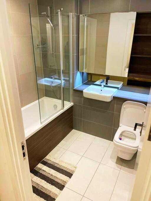 Morden Luxury 2bedroom Londen