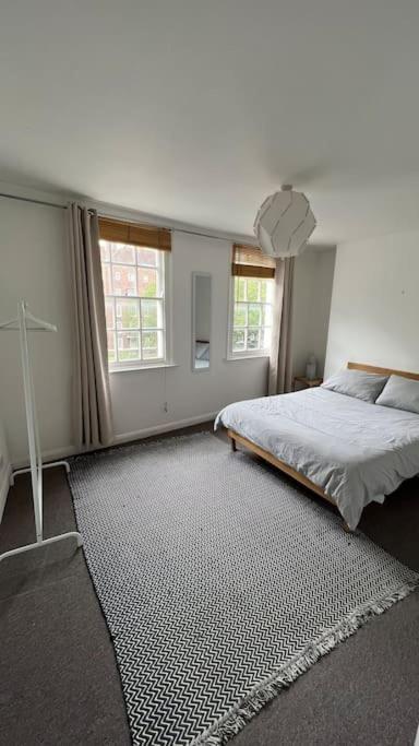 1 Bed Flat In The Heart Of Appartement