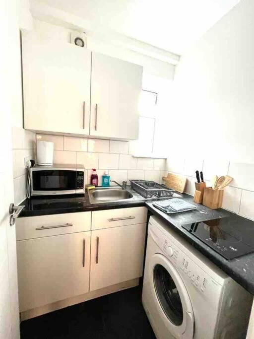 Spacious Flat In * Londres