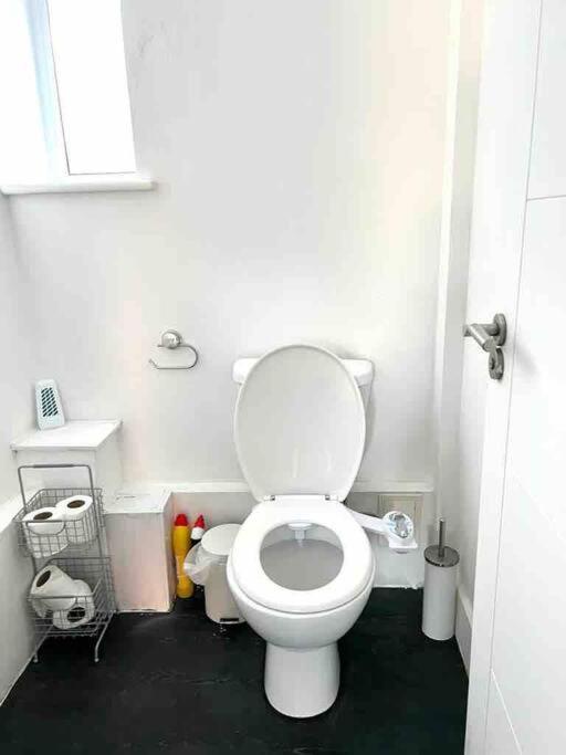 Spacious Flat In Apartamento