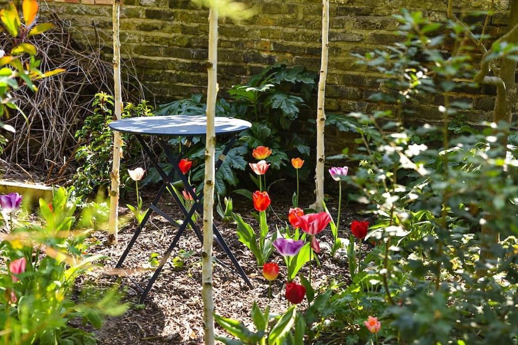 Spacious 2 Bed Garden Flat By The Thames+parking Appartement *