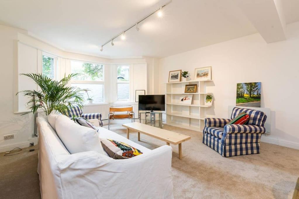 Spacious 2 Bed Garden Flat By The Thames+parking * Londres