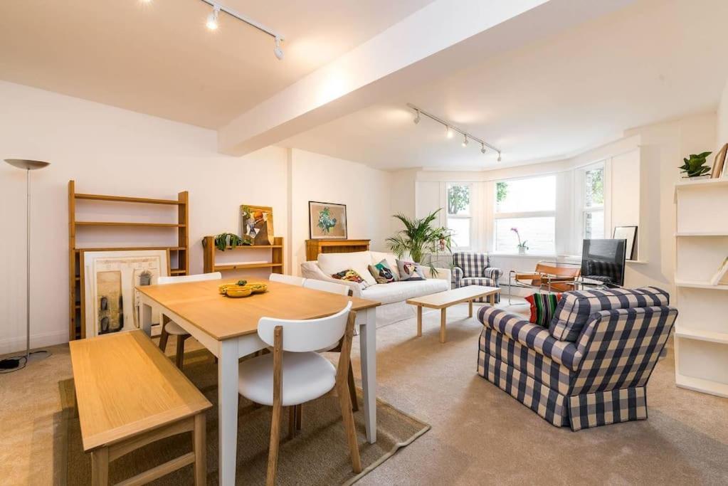 Appartement Spacious 2 Bed Garden Flat By The Thames+parking Londres