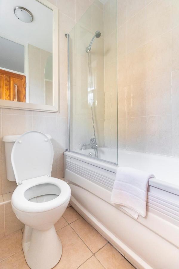 Modern & Cozy 1bdr Wexcellent Travel Links Appartement Londres