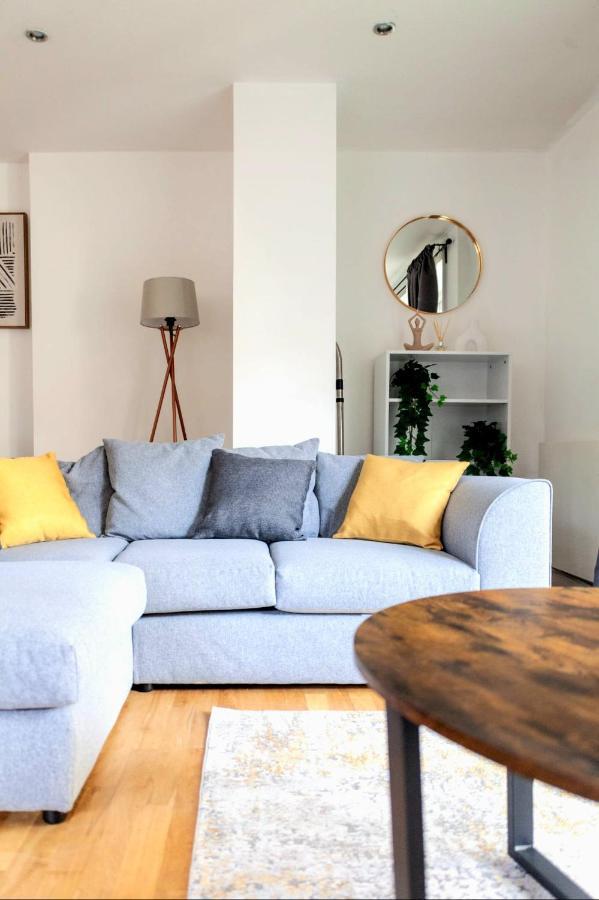 Comfy 2 Bed With Private Garden,battersea Ldn
