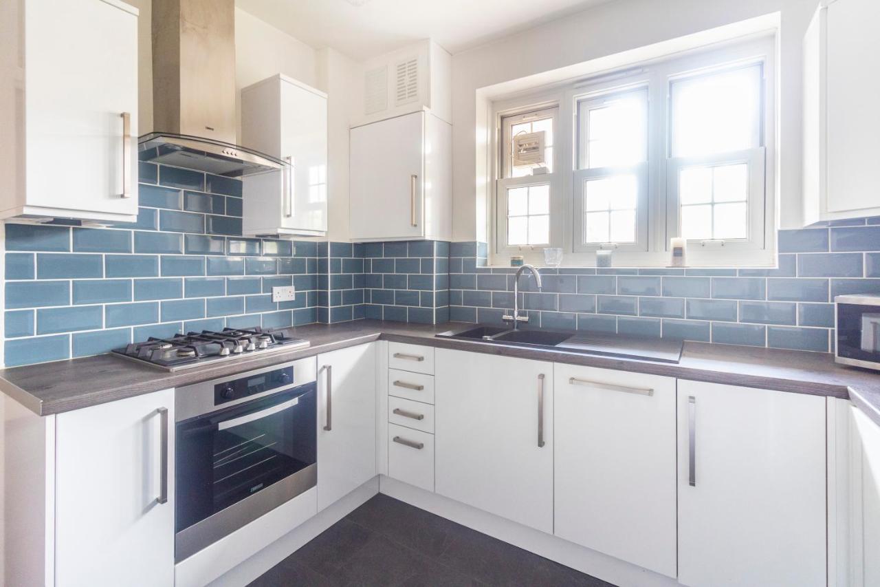 Modern & Cozy 1bdr Wexcellent Travel Links Appartement Londres