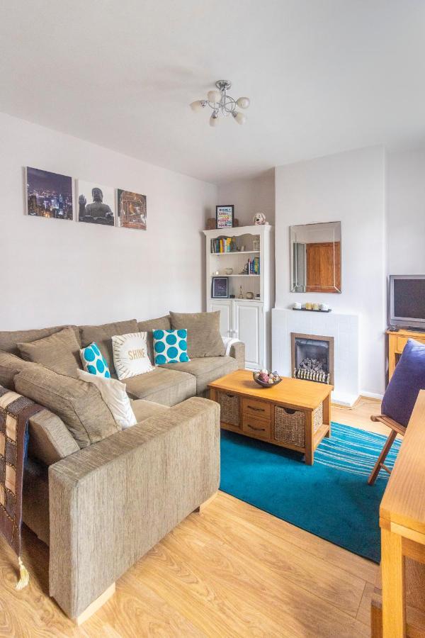 Modern & Cozy 1bdr Wexcellent Travel Links Appartement Londres
