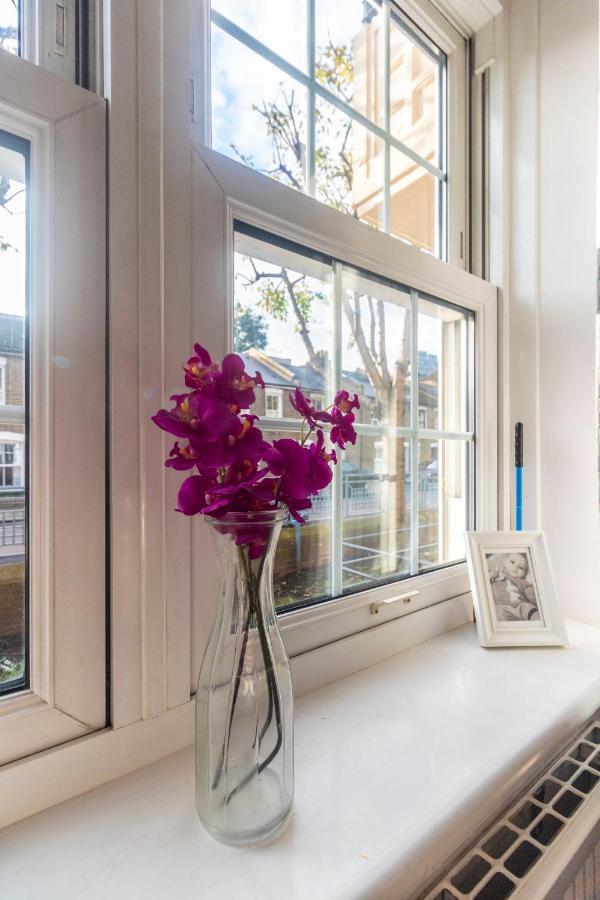 Modern & Cozy 1bdr Wexcellent Travel Links Appartement Londres