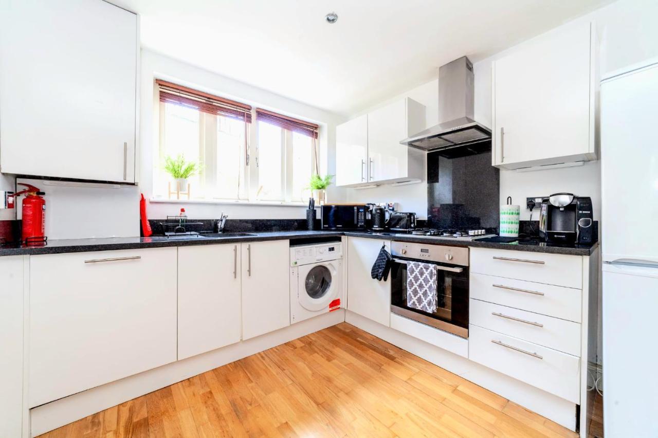 Comfy 2 Bed With Private Garden,battersea Ldn Apartamento *