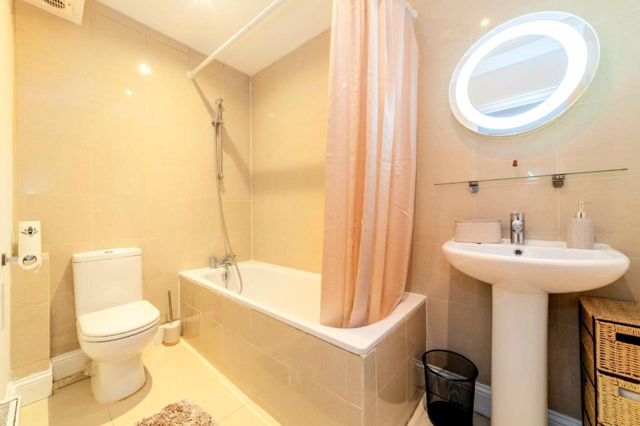 Comfy 2 Bed With Private Garden,battersea Ldn * Londres