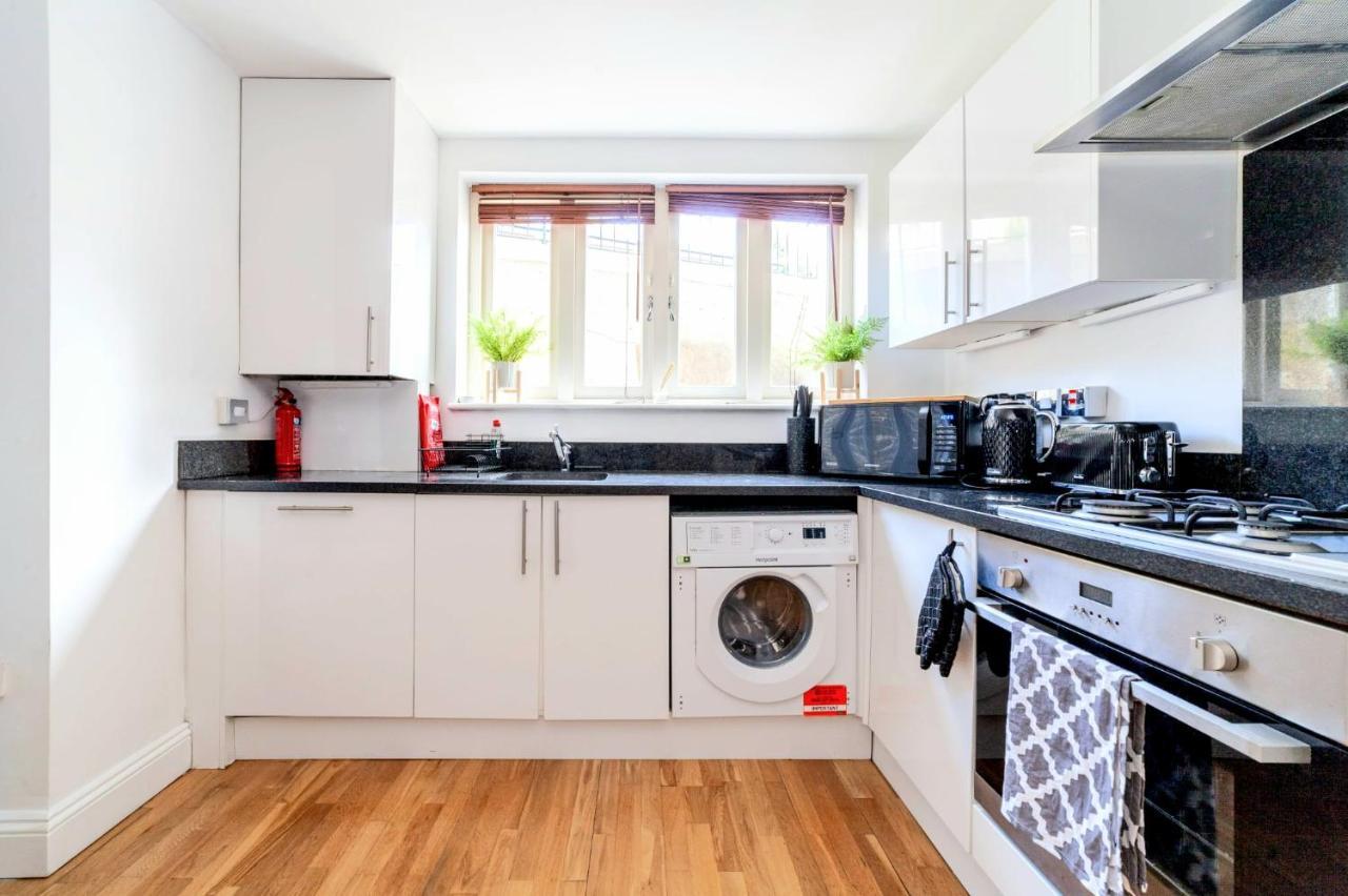 Comfy 2 Bed With Private Garden,battersea Ldn Londres