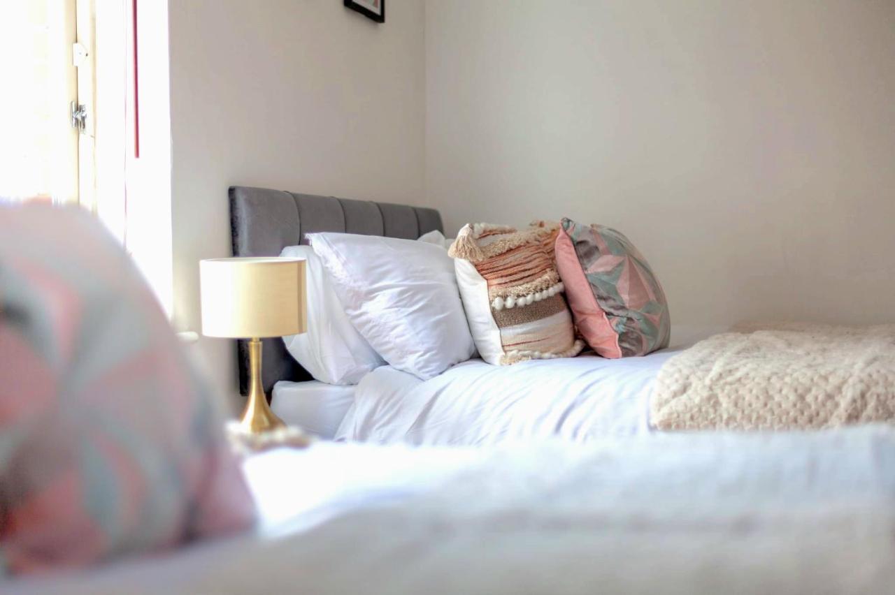 Comfy 2 Bed With Private Garden,battersea Ldn Apartamento Londres