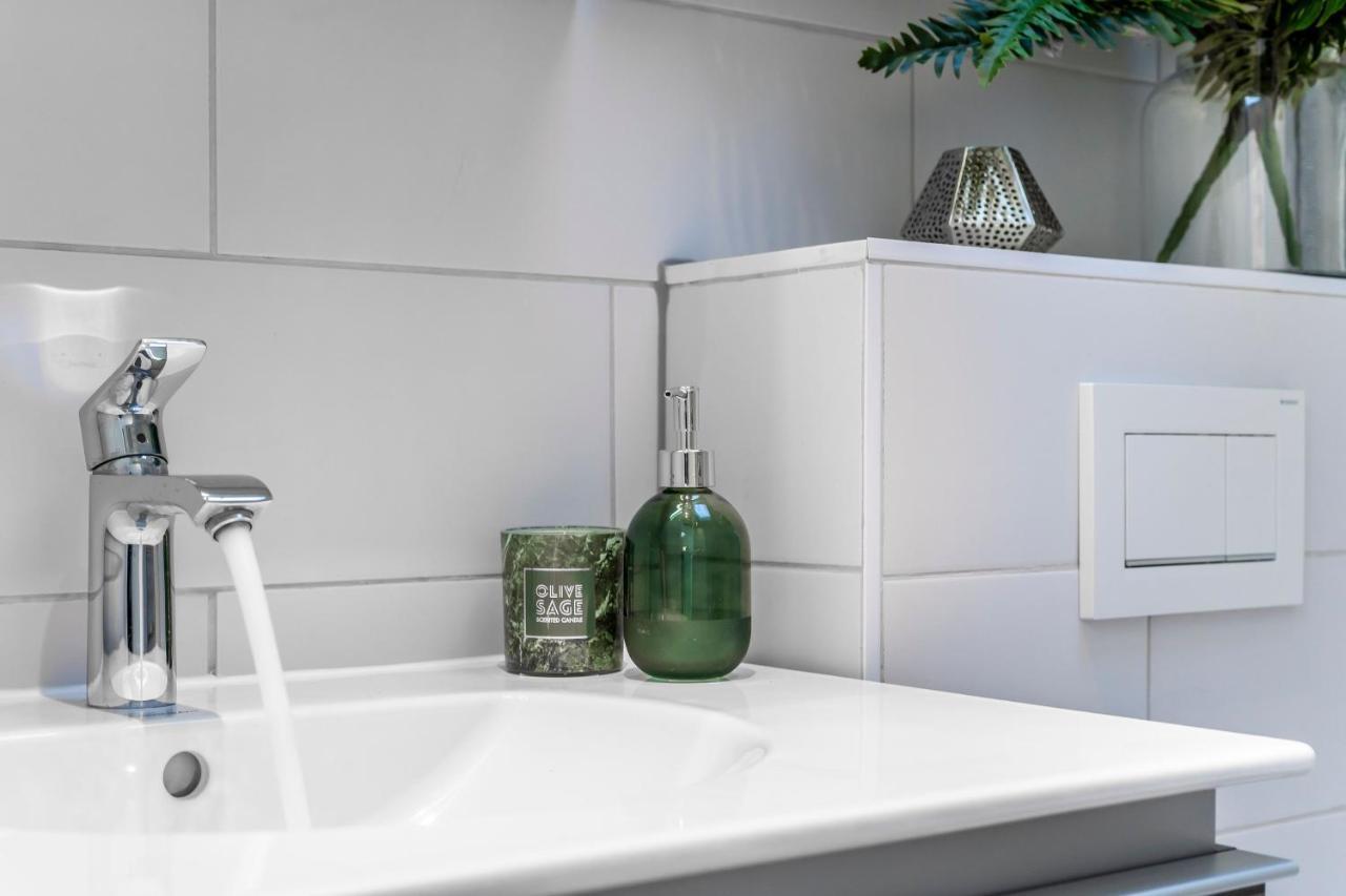 Coco's Place Kensington-private House-enjoy London-5min Walk Kensington High Street Vakantiehuis