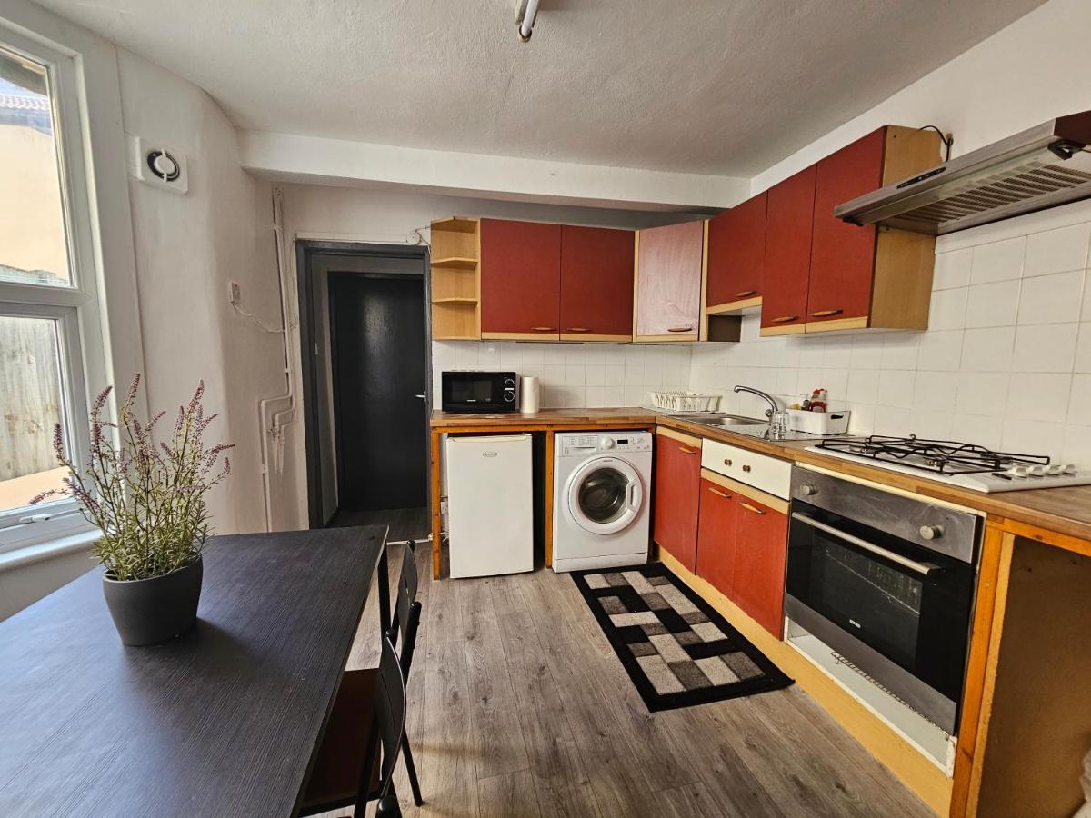 Homestay Family Near Queen Mary College *