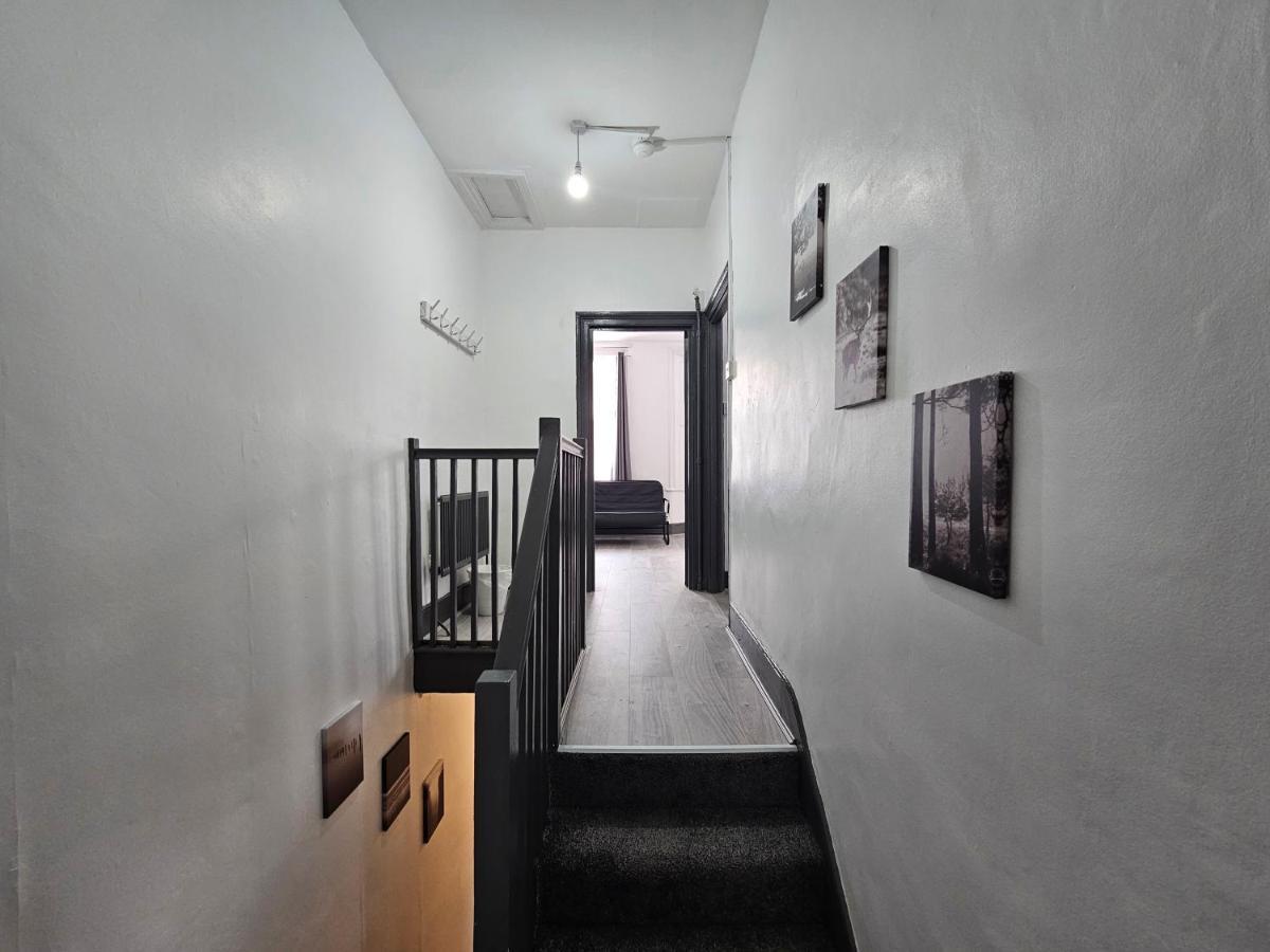 Family Near Queen Mary College Homestay