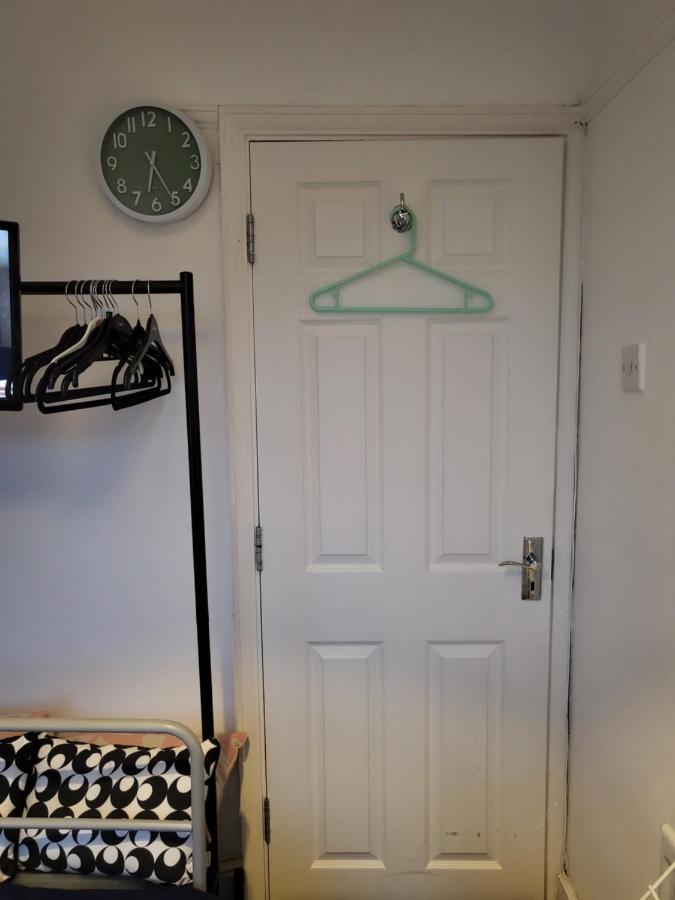 Homestay Very Bright & Cosy Little Bedroom London