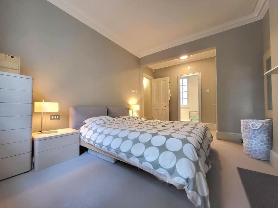Large 3 Bedroom Covent Garden Apartamento *