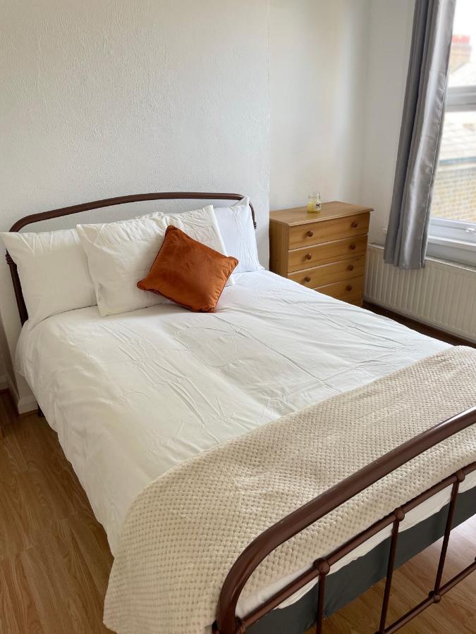 Appartement Large, Bright And Spacious 3 Bed Flat In *