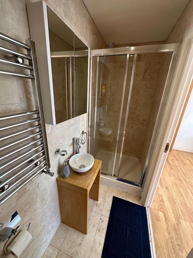 Apartment City Ensuite Sharing House City Airport