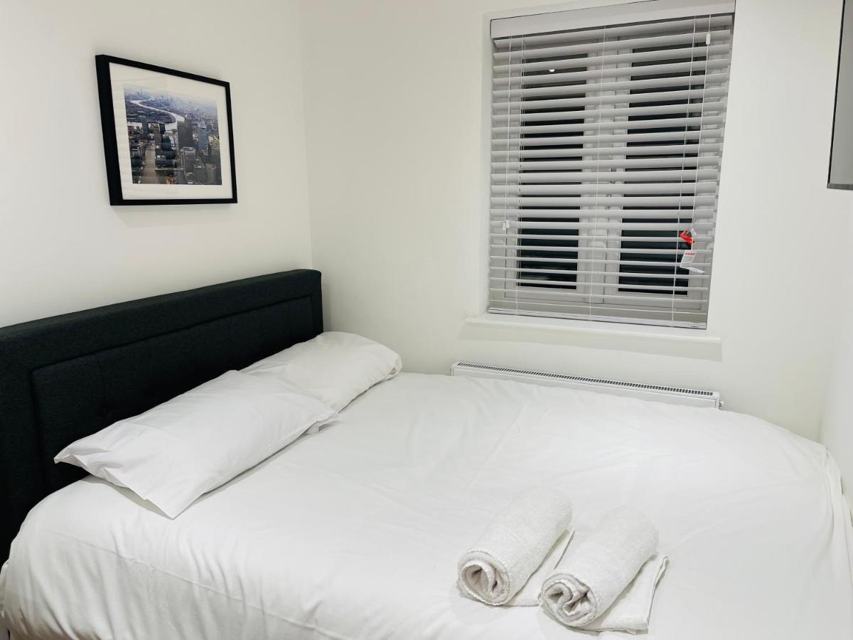 Pensión Riverside Premium En Double E14 Londres