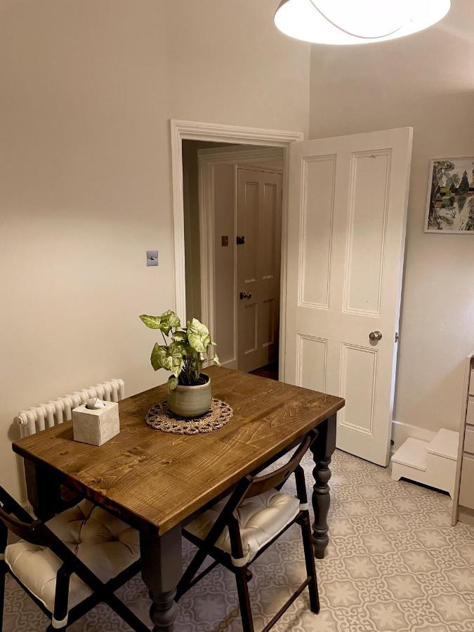 Apartamento 2 Bedroom Garden Flat /kings Cross, Londres