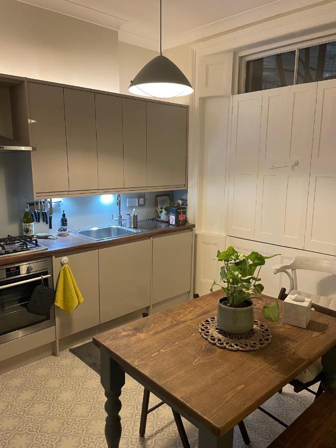 Apartamento 2 Bedroom Garden Flat /kings Cross, *