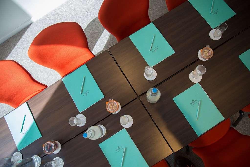 Hotel Dorsett Shepherds Bush 4*