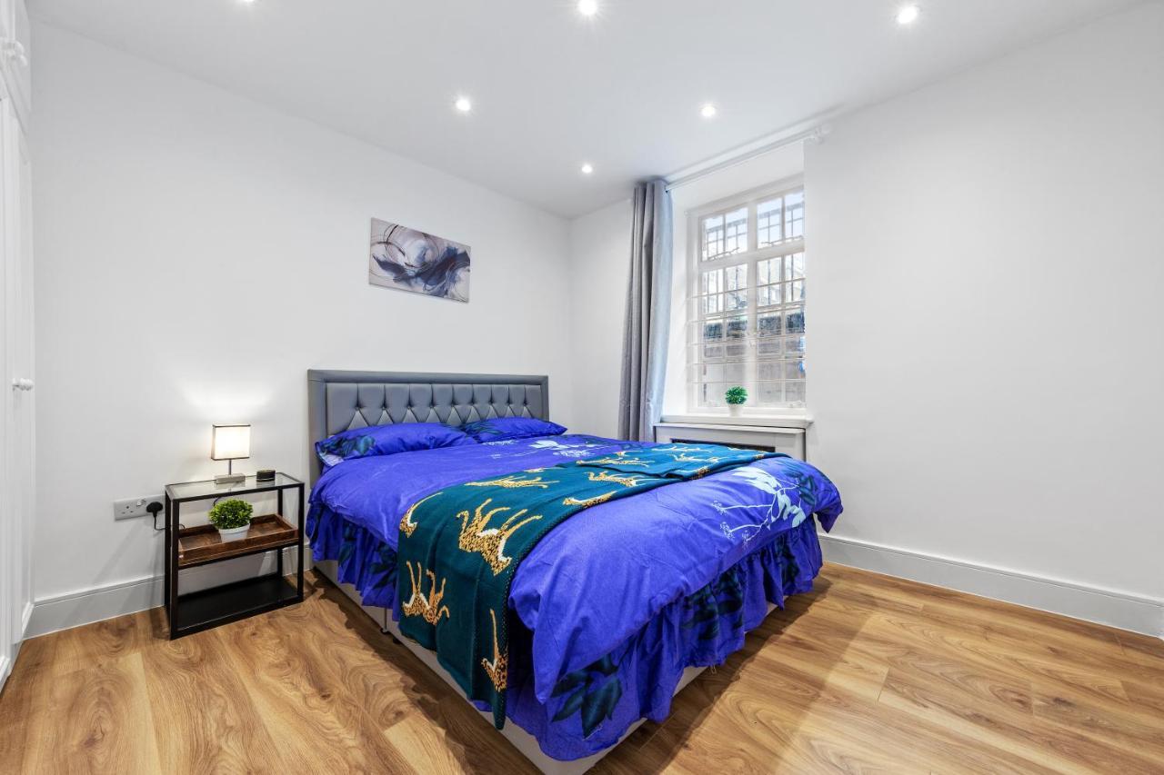Modern Flat In Apartment