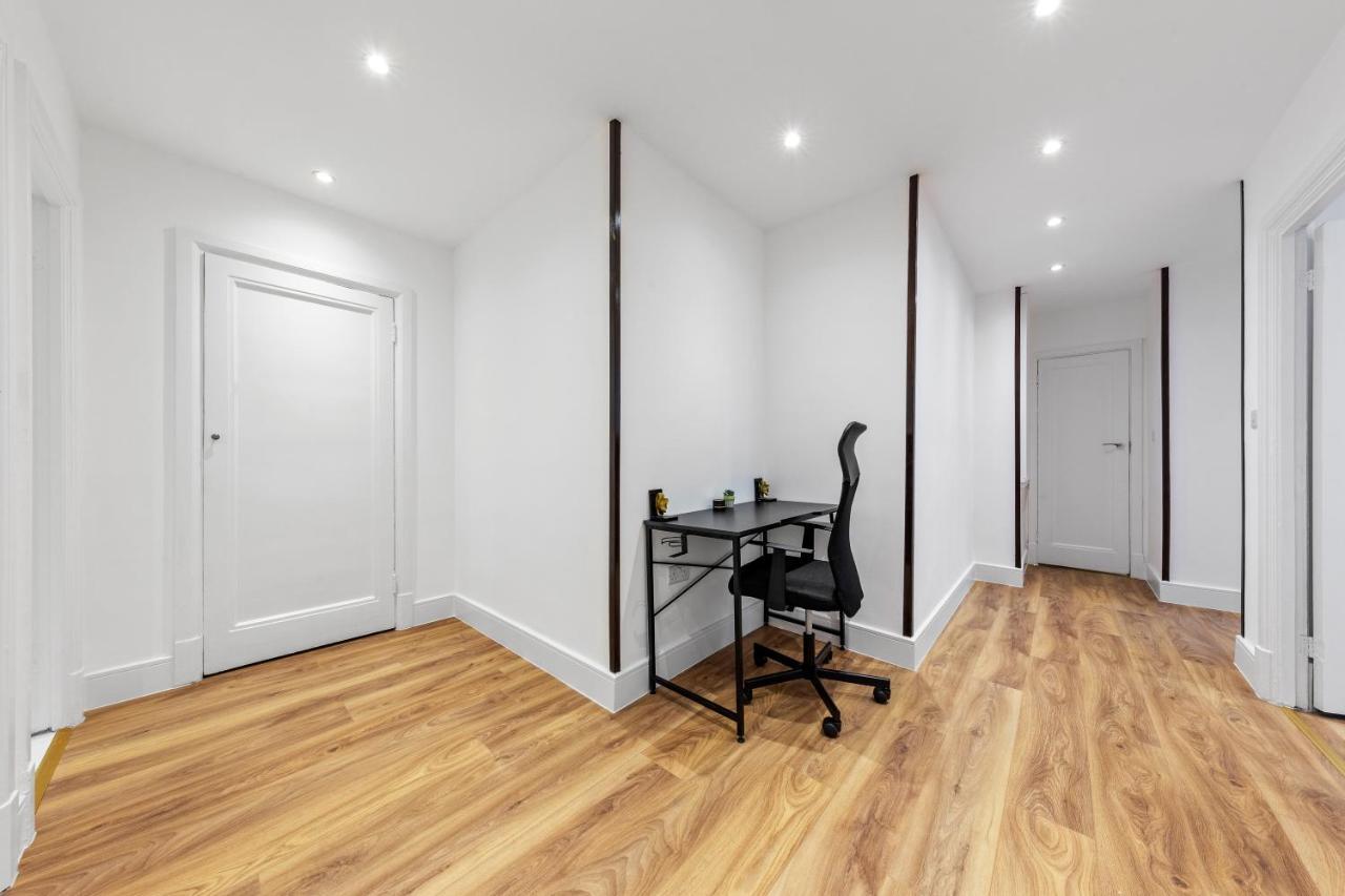 Modern Flat In London