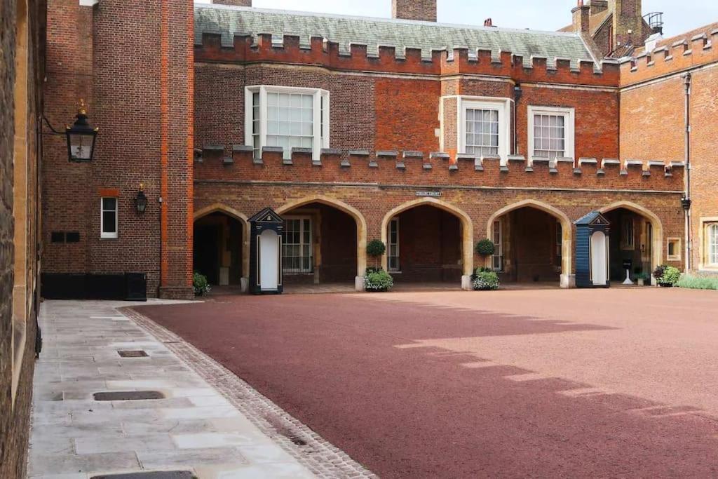 Exclusive Premium St James * Londen