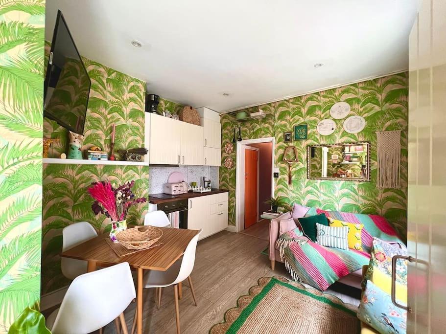 With Cosy Garden In * Londres