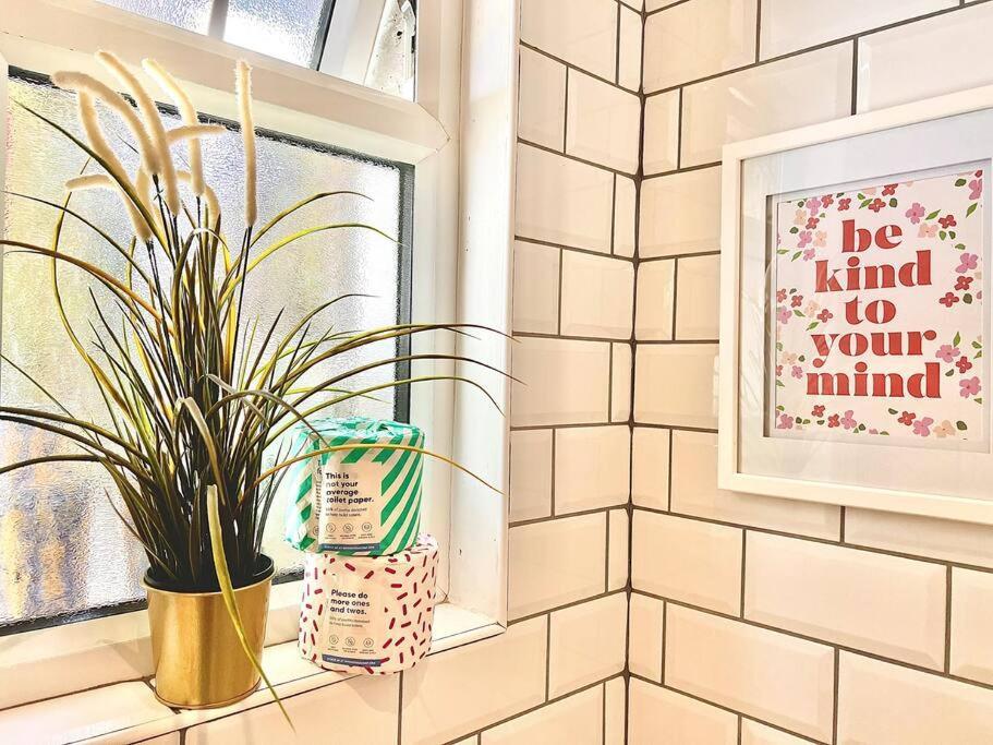 Appartement With Cosy Garden In Londres