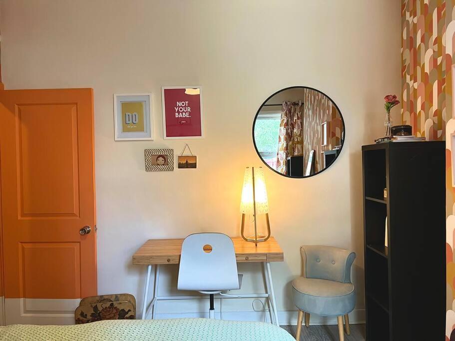 Apartamento With Cosy Garden In *