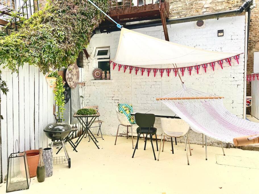 With Cosy Garden In Apartamento *