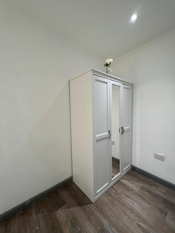 3 Bedroom Flat In King's Cross, St Pancras's. 2 Minutes To Euston.