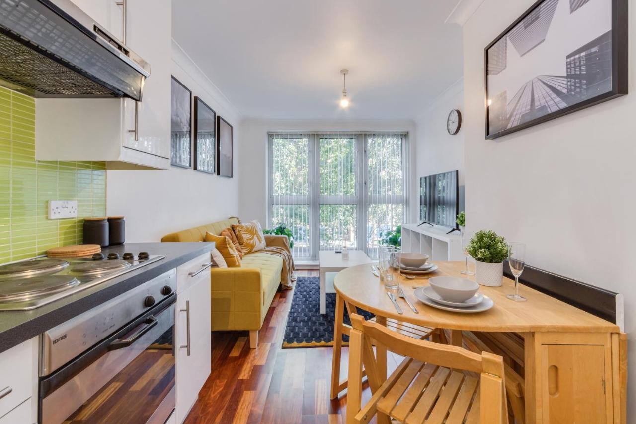 Visit London 1 Bed Flat- Canary Wharf Close To River Thames