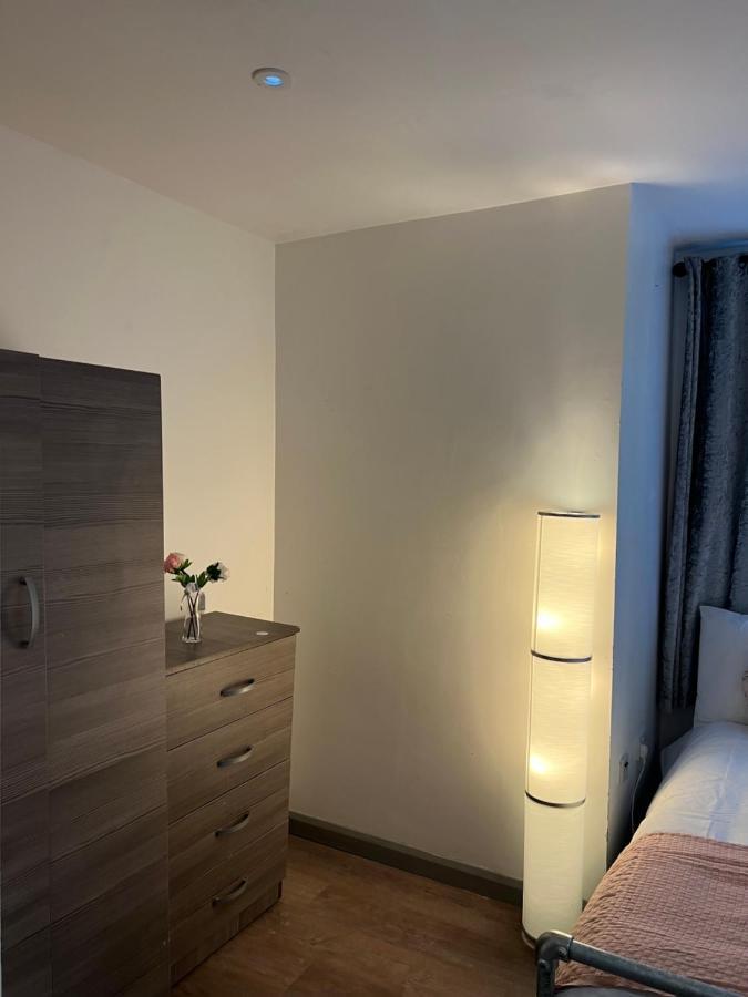 3 Bedroom Flat In King's Cross, St Pancras's. 2 Minutes To Euston.