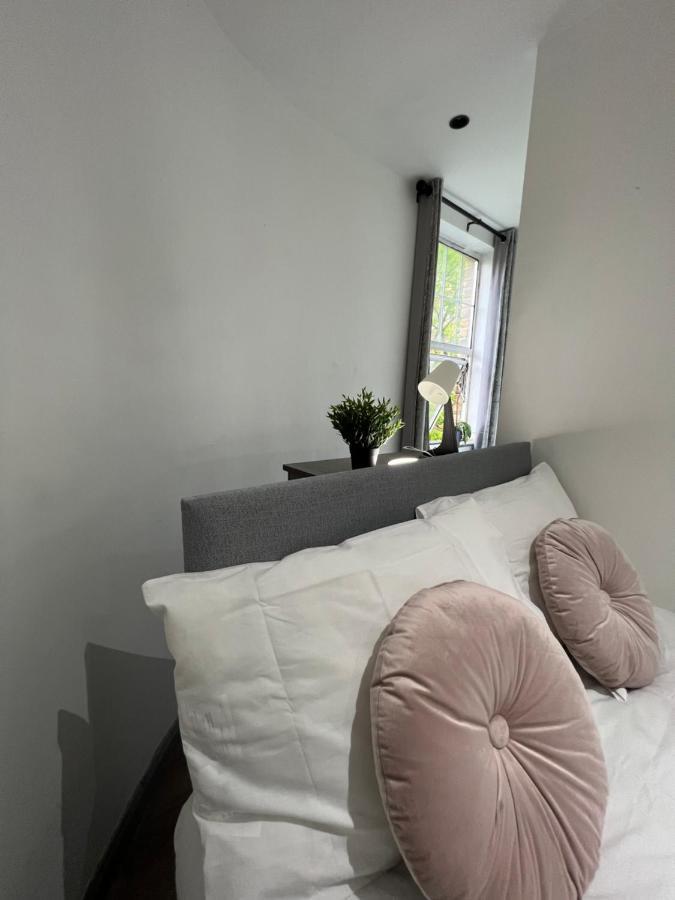 3 Bedroom Flat In King's Cross, St Pancras's. 2 Minutes To Euston. *