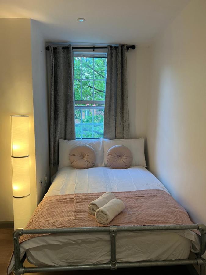 3 Bedroom Flat In King's Cross, St Pancras's. 2 Minutes To Euston. *