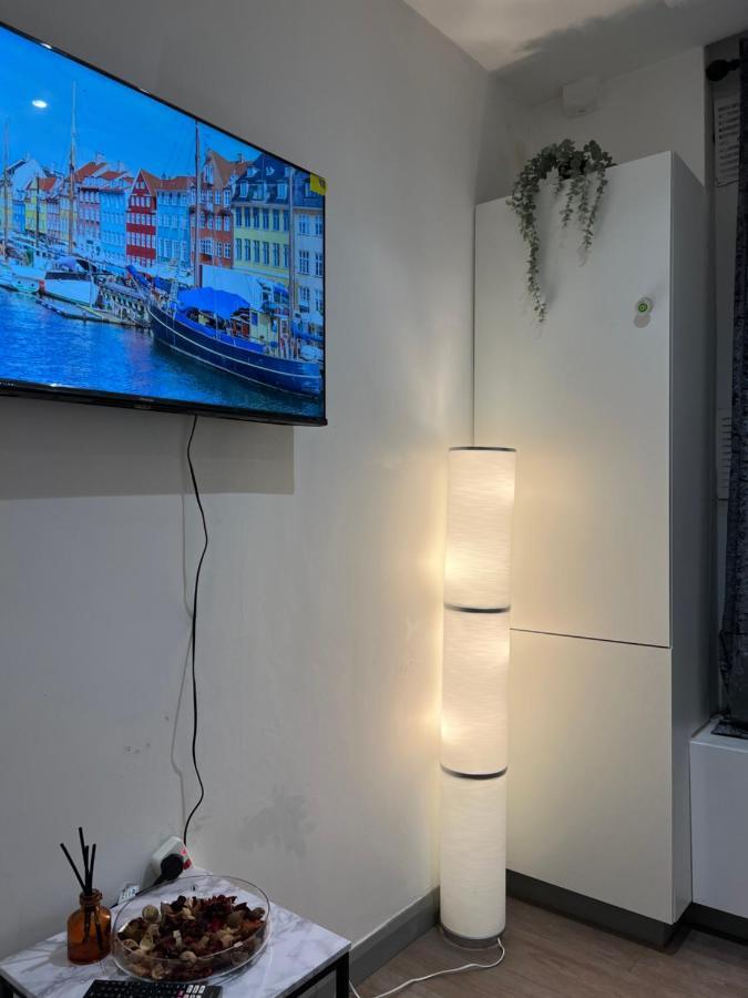 3 Bedroom Flat In King's Cross, St Pancras's. 2 Minutes To Euston. Apartamento Londres